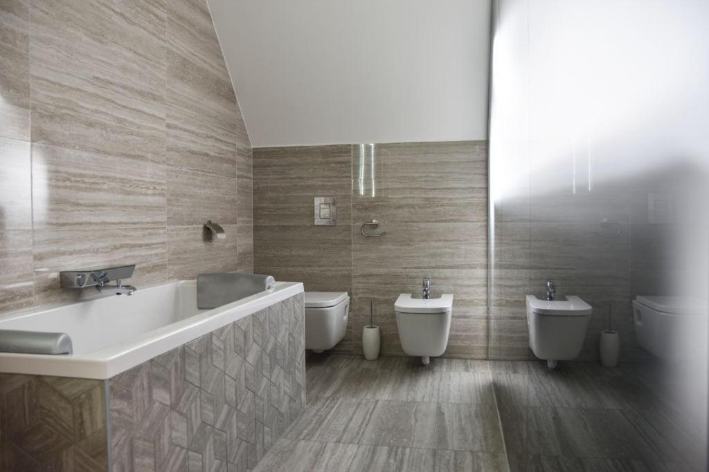 Jacuzzi Roofterrace Luxury Over The Opera Budapest Luaran gambar