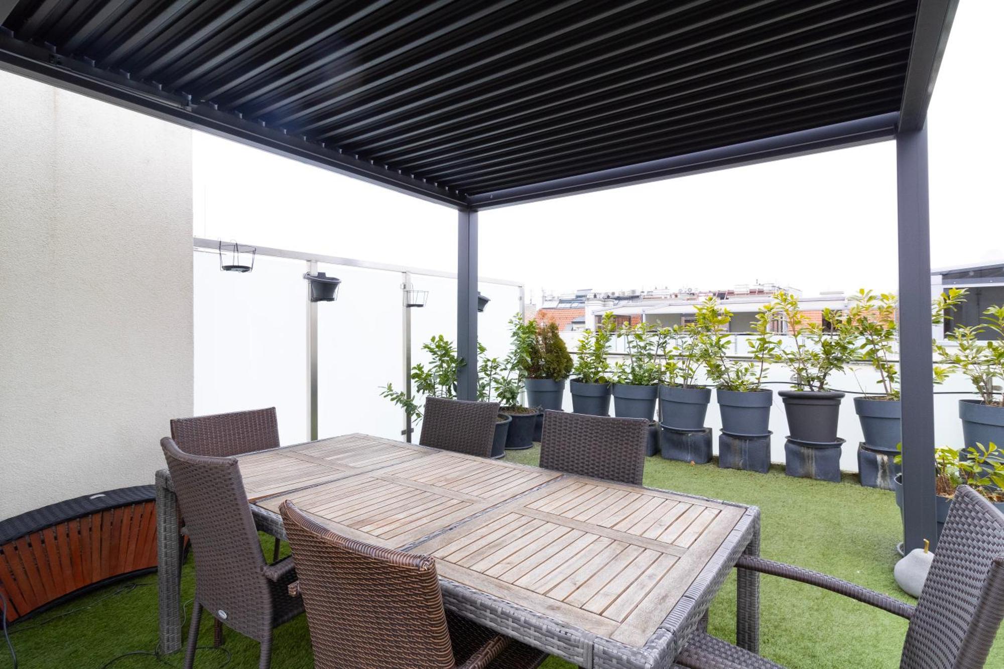 Jacuzzi Roofterrace Luxury Over The Opera Budapest Luaran gambar
